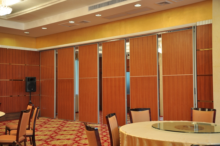 operable wall restaurant partitions